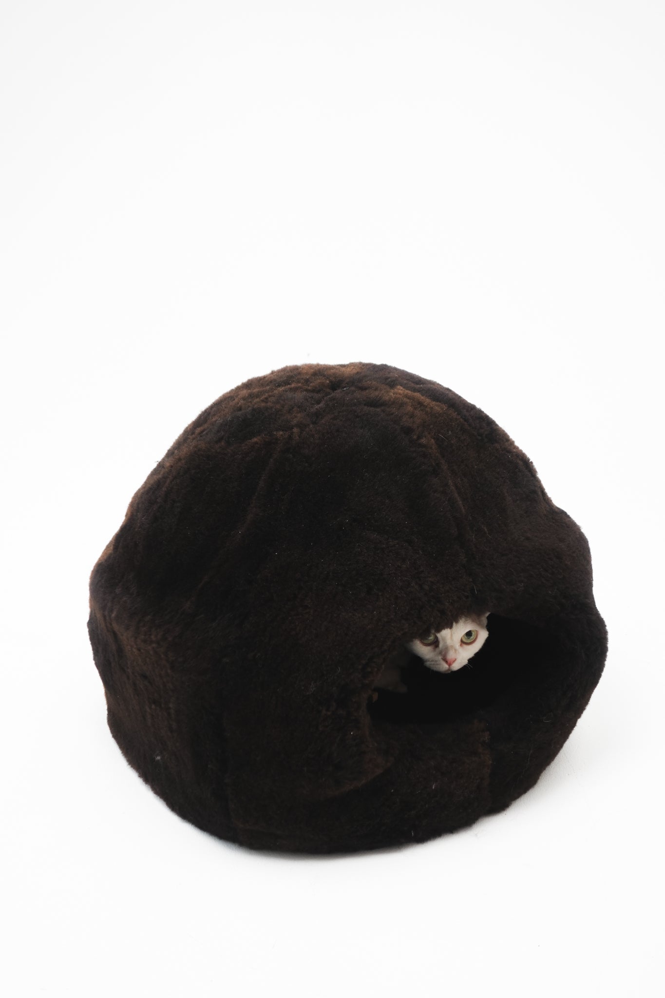 Nest Natural Sheepskin Pet Bed - Brown