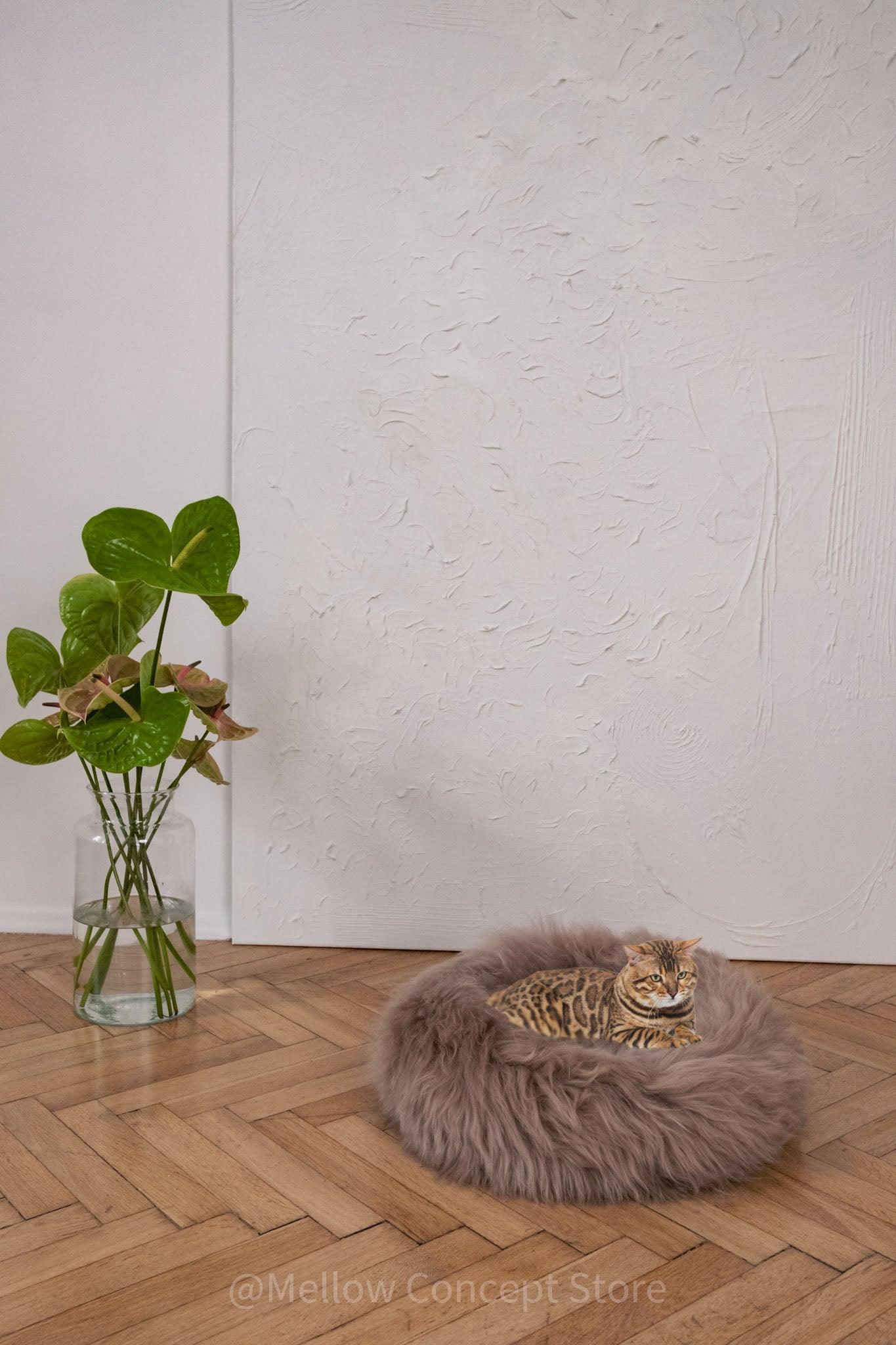 Round Natural Sheepskin Pet Bed - Greige